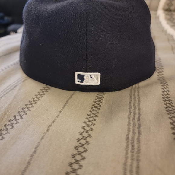 New 59Fifty New York Yankees hat 7 1/2 - Picture 3 of 3